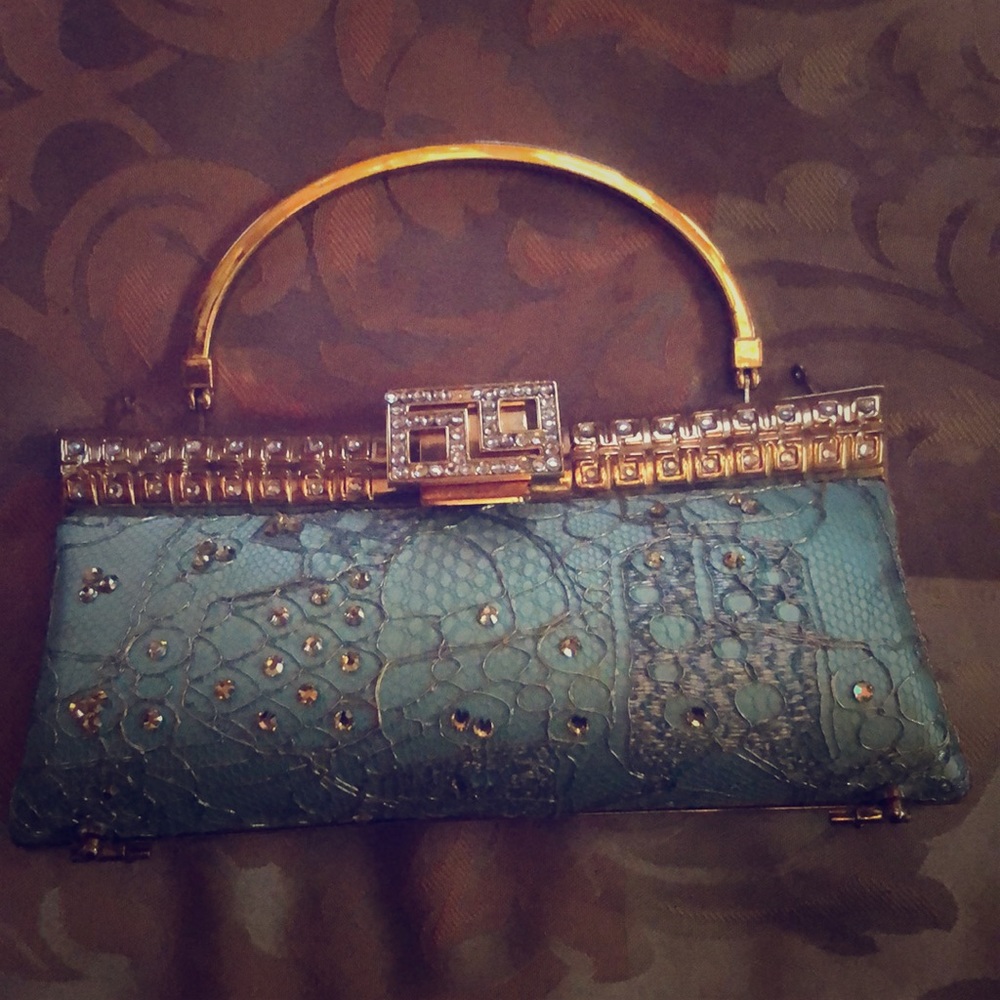 24𝓀 𝒢ℴ𝓁𝒹 ℋ𝒶𝓊𝓉ℯ 𝒸ℴ𝓊𝓉𝓊𝓇ℯ ℬ𝒶𝓇𝒶𝒸𝒸𝒾